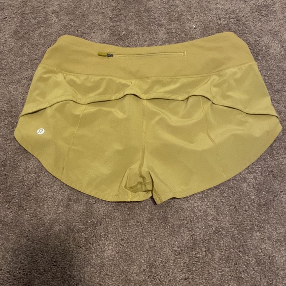 lululemon speed up shorts: size 4 - Picture 2 of 4